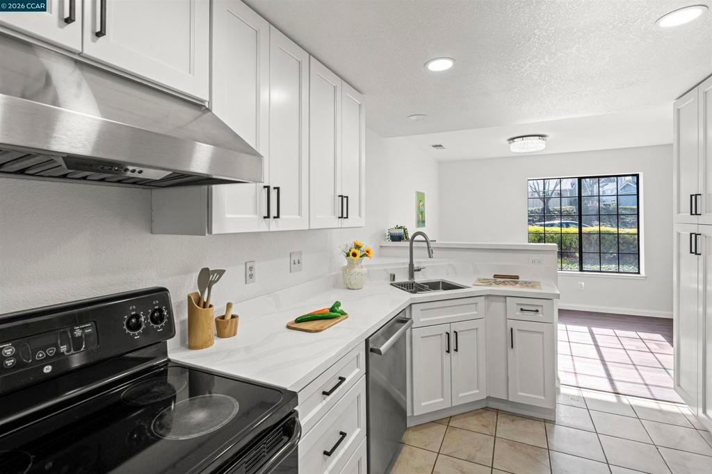 Image 7 of property listing at 1001 1001 Devonwood, Hercules, CA 94547