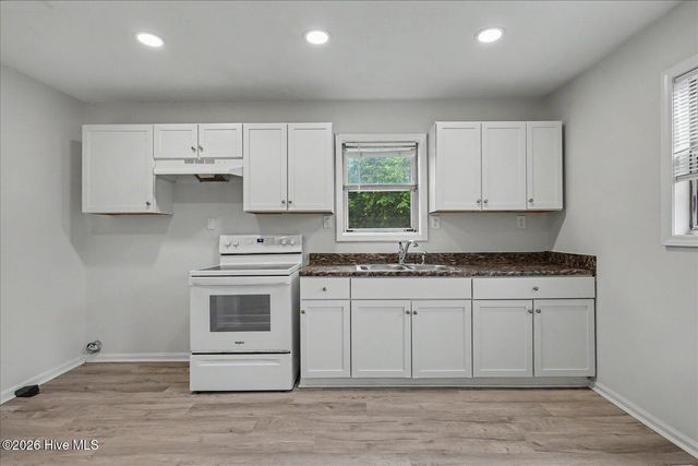 301 Montgomery Avenue, Wilmington, NC 28405