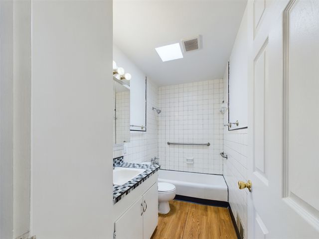 1009 San Lorenzo Drive, Santa Fe, NM 87505