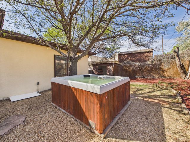 1009 San Lorenzo Drive, Santa Fe, NM 87505