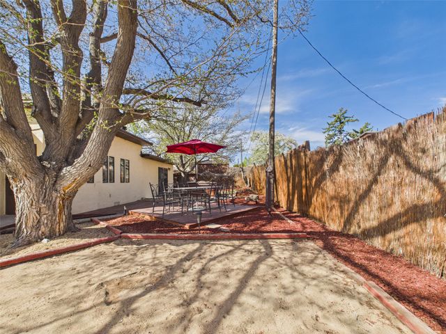 1009 San Lorenzo Drive, Santa Fe, NM 87505
