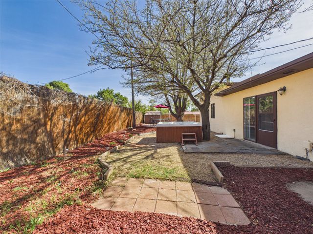 1009 San Lorenzo Drive, Santa Fe, NM 87505