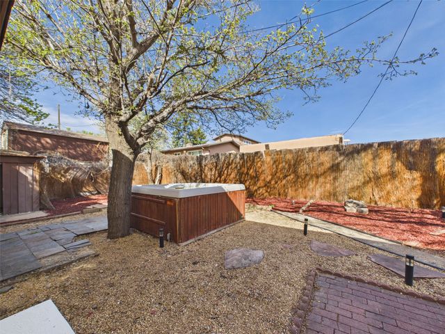 1009 San Lorenzo Drive, Santa Fe, NM 87505