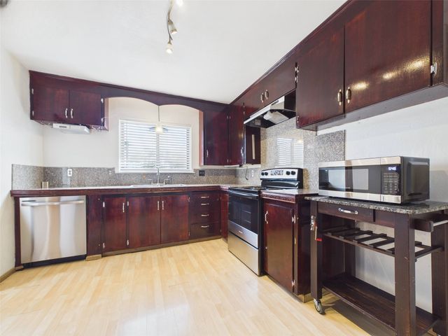 1009 San Lorenzo Drive, Santa Fe, NM 87505