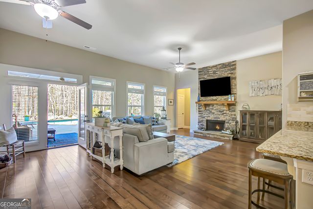 201 Country Lake Drive, Senoia, GA 30276