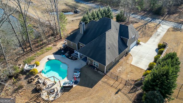 201 Country Lake Drive, Senoia, GA 30276