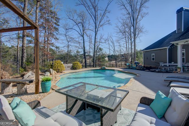 201 Country Lake Drive, Senoia, GA 30276