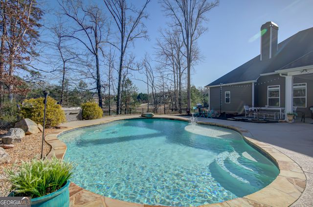 201 Country Lake Drive, Senoia, GA 30276