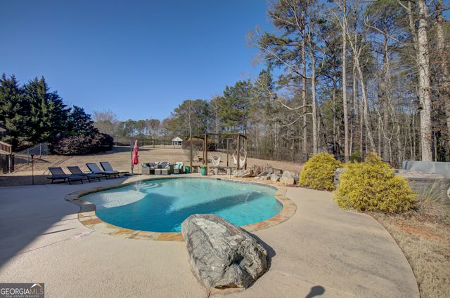 201 Country Lake Drive, Senoia, GA 30276