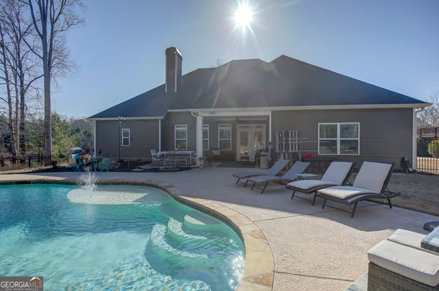 201 Country Lake Drive, Senoia, GA 30276