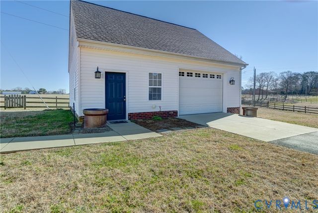 2426 Howerton Rd, Dunnsville, VA 22454