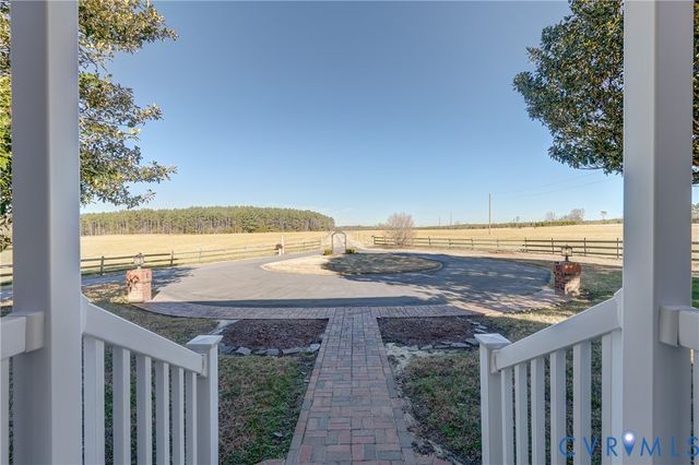2426 Howerton Rd, Dunnsville, VA 22454