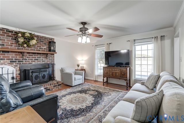 2426 Howerton Rd, Dunnsville, VA 22454