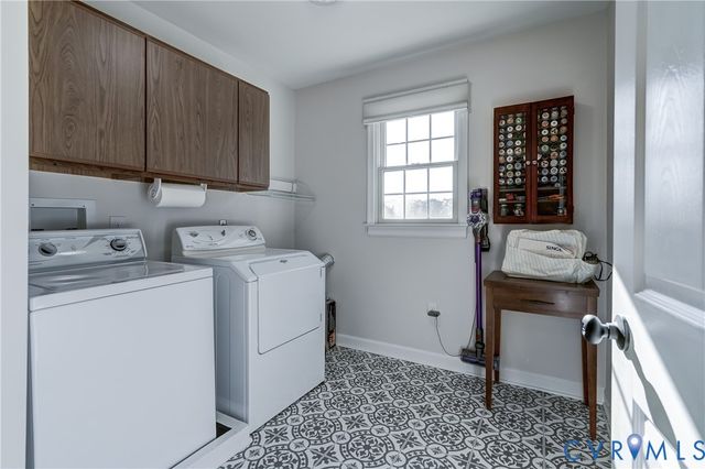 2426 Howerton Rd, Dunnsville, VA 22454