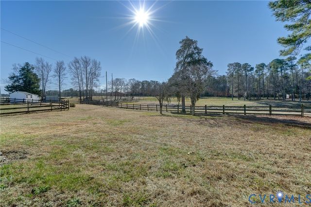 2426 Howerton Rd, Dunnsville, VA 22454