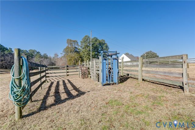 2426 Howerton Rd, Dunnsville, VA 22454