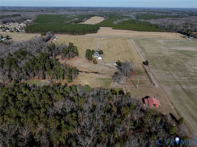 2426 Howerton Rd, Dunnsville, VA 22454