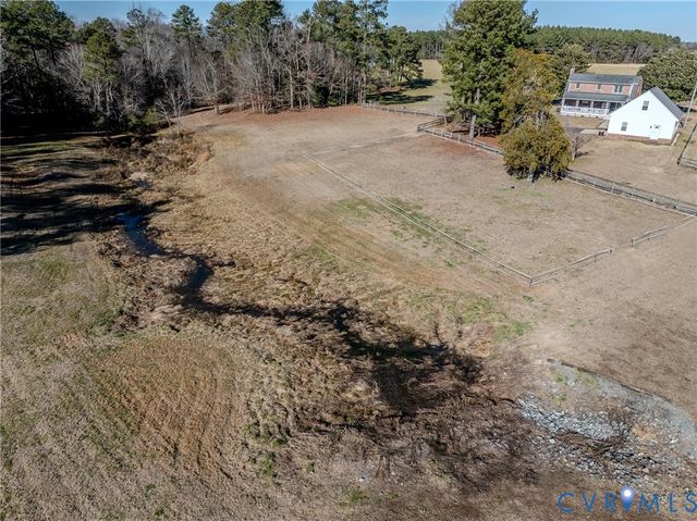 2426 Howerton Rd, Dunnsville, VA 22454