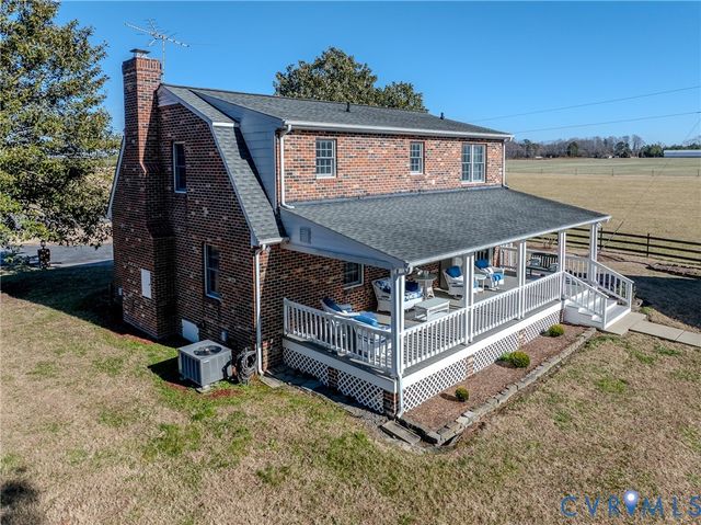 2426 Howerton Rd, Dunnsville, VA 22454