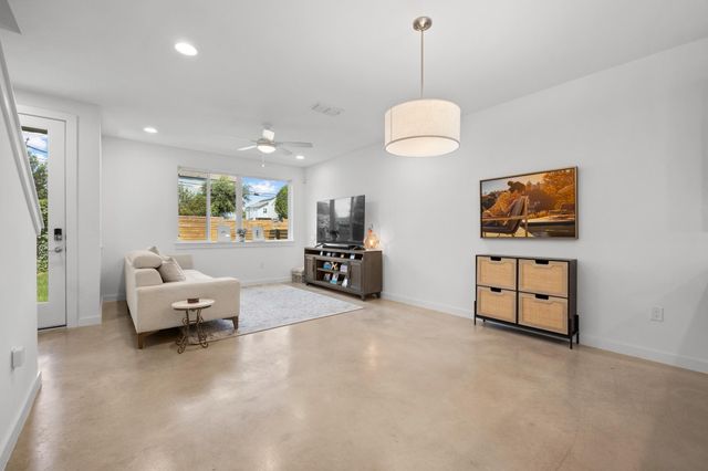 814 N Bluff DR 70, Austin, TX 78745