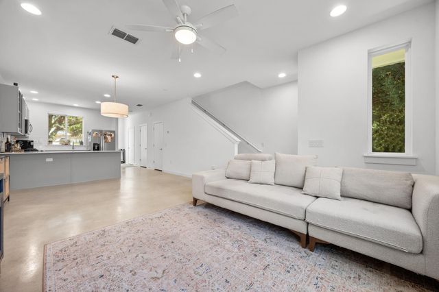 814 N Bluff DR 70, Austin, TX 78745