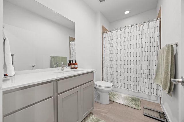 814 N Bluff DR 70, Austin, TX 78745