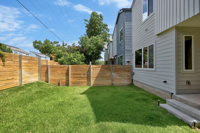 814 N Bluff DR 70, Austin, TX 78745