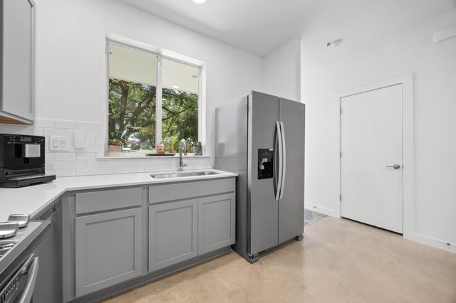 814 N Bluff DR 70, Austin, TX 78745