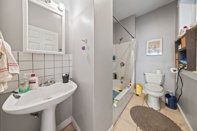 2630 W Division Street 2F, Chicago, IL 60622