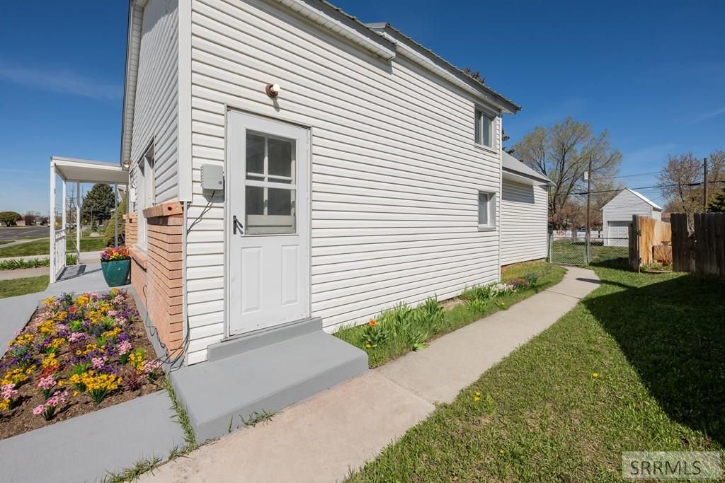 Image 3 of property listing at 766 I Street, Idaho Falls, ID 83402