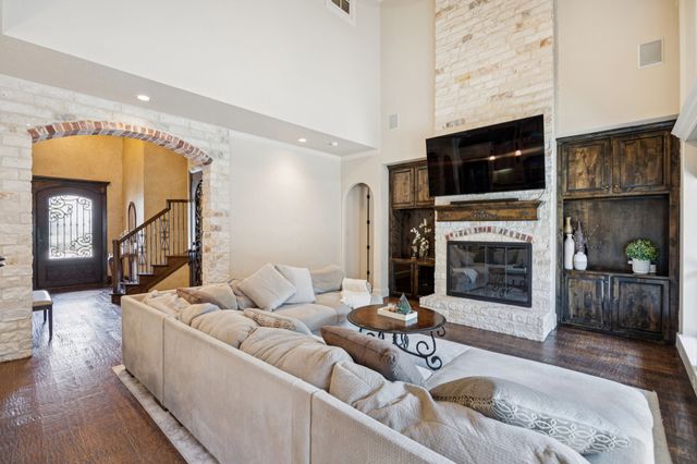 1411 Long And Winding Road, Mansfield, TX 76063