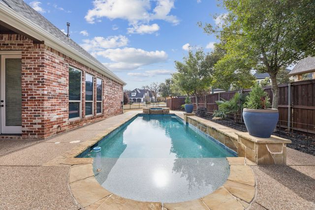1411 Long And Winding Road, Mansfield, TX 76063
