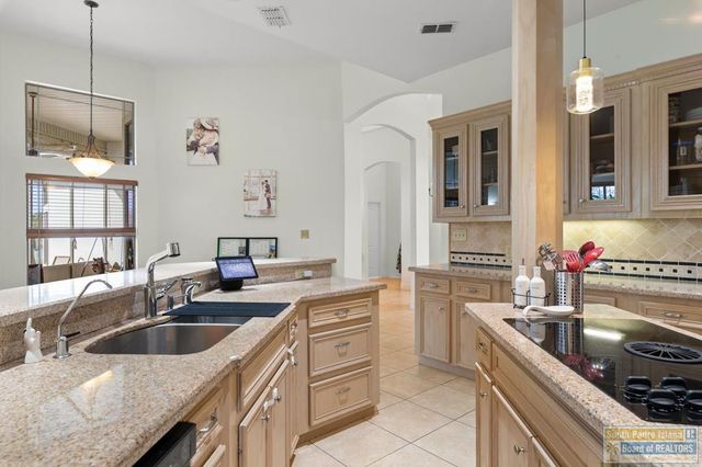 5 Laguna Madre Dr., Laguna Vista, TX 78578