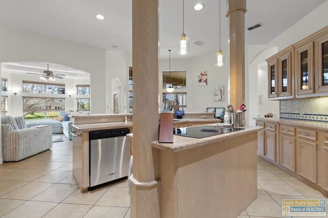 5 Laguna Madre Dr., Laguna Vista, TX 78578