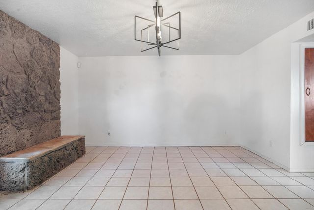 6219 Flor Del Sol Place NW, Albuquerque, NM 87120