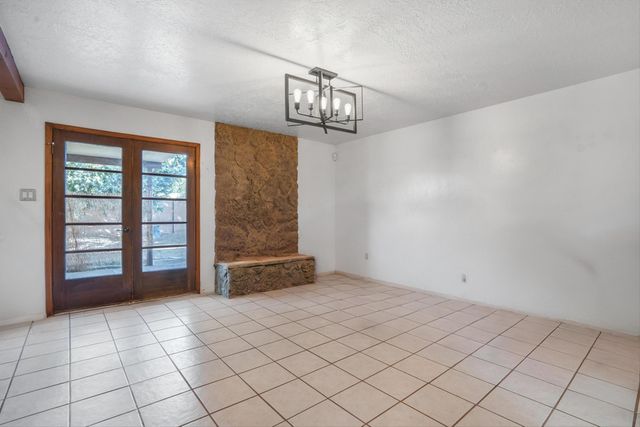 6219 Flor Del Sol Place NW, Albuquerque, NM 87120