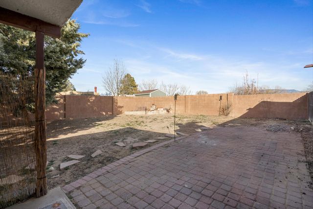 6219 Flor Del Sol Place NW, Albuquerque, NM 87120