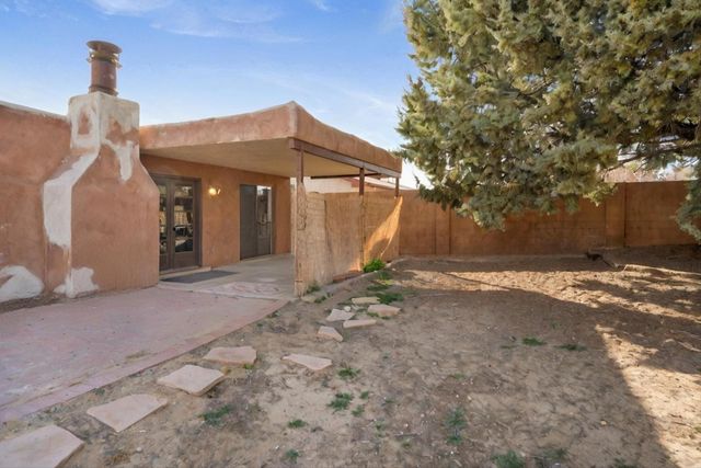 6219 Flor Del Sol Place NW, Albuquerque, NM 87120