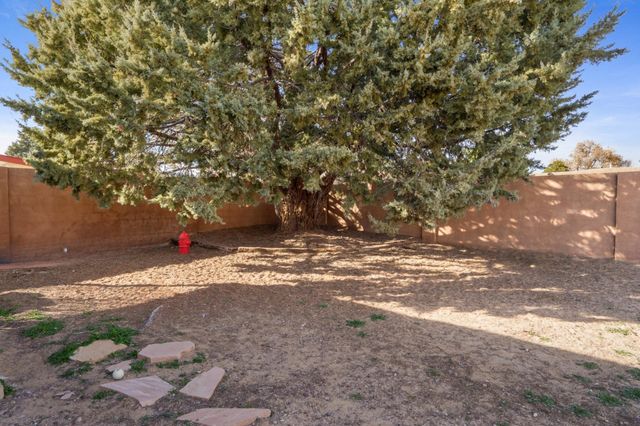 6219 Flor Del Sol Place NW, Albuquerque, NM 87120