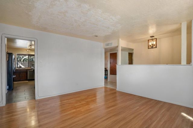 6219 Flor Del Sol Place NW, Albuquerque, NM 87120