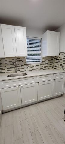 26 SE 13th Terrace 17, Dania Beach, FL 33004