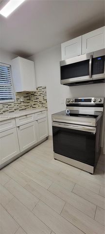26 SE 13th Terrace 17, Dania Beach, FL 33004