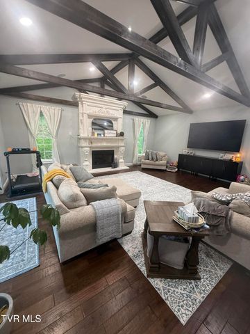 103 Southwest Fernwood Lane, Wise, VA 24293