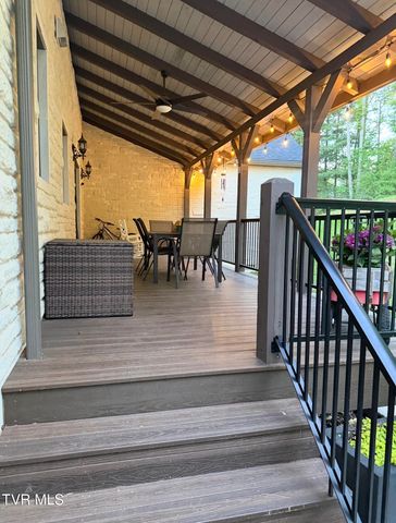 103 Southwest Fernwood Lane, Wise, VA 24293