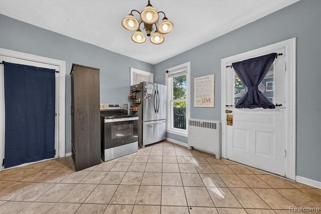 202 E Saint Clair Street, Almont, MI 48003
