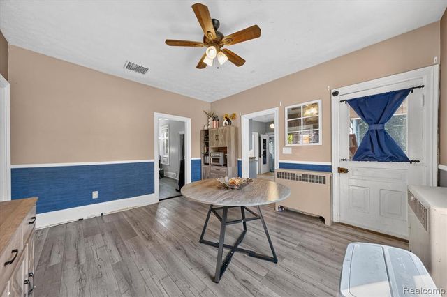 202 E Saint Clair Street, Almont, MI 48003
