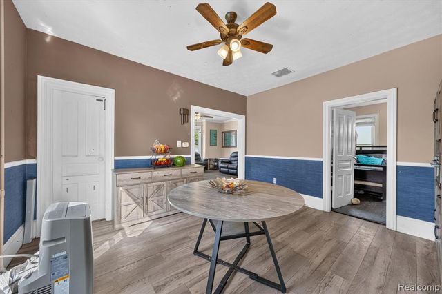202 E Saint Clair Street, Almont, MI 48003