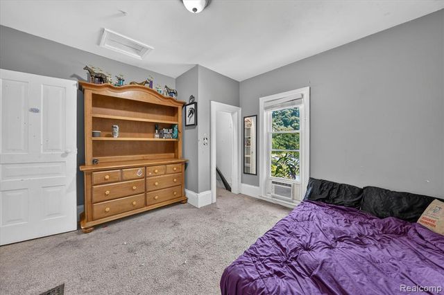 202 E Saint Clair Street, Almont, MI 48003