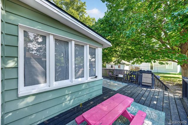 202 E Saint Clair Street, Almont, MI 48003