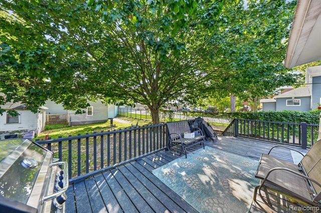 202 E Saint Clair Street, Almont, MI 48003